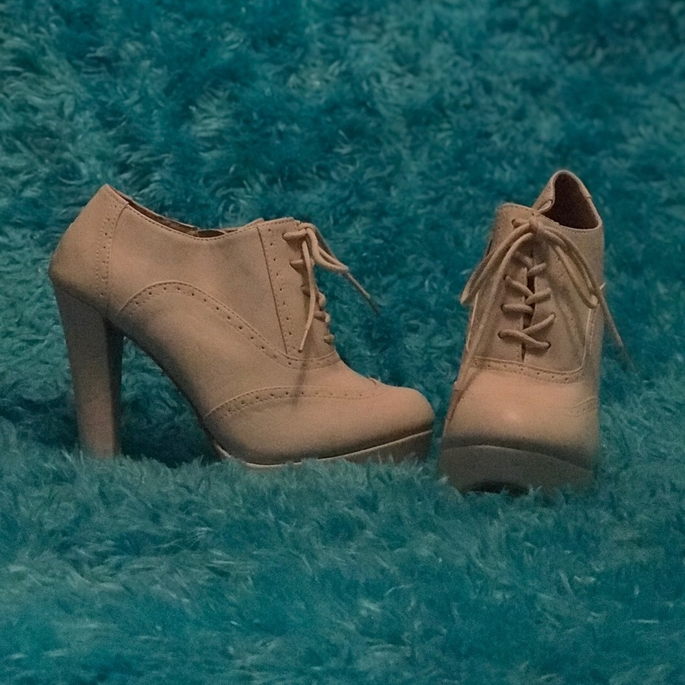 Woman’s Booties - Picture 2 of 2